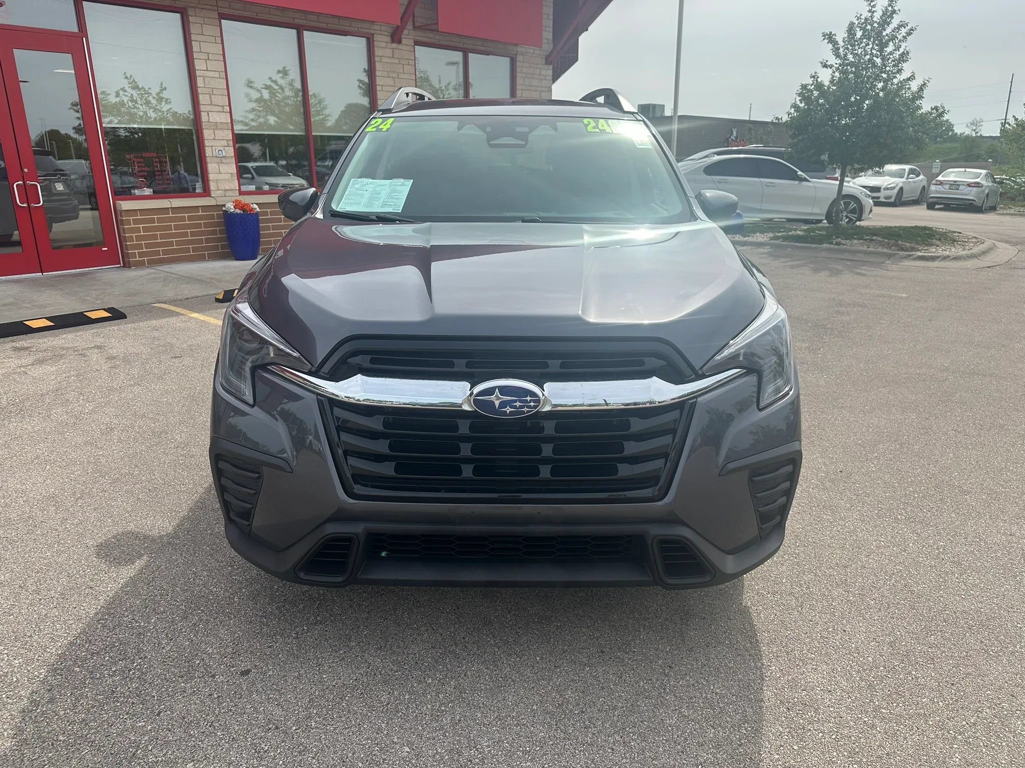 Used 2024 Subaru Ascent Premium AWD/4WD image 2
