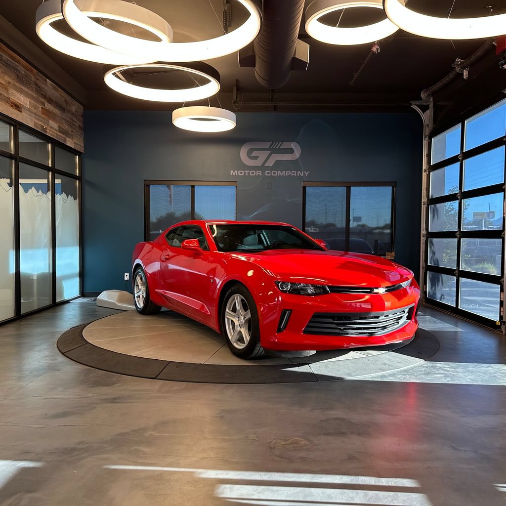 Used 2017 Chevrolet Camaro LT RWD image 1