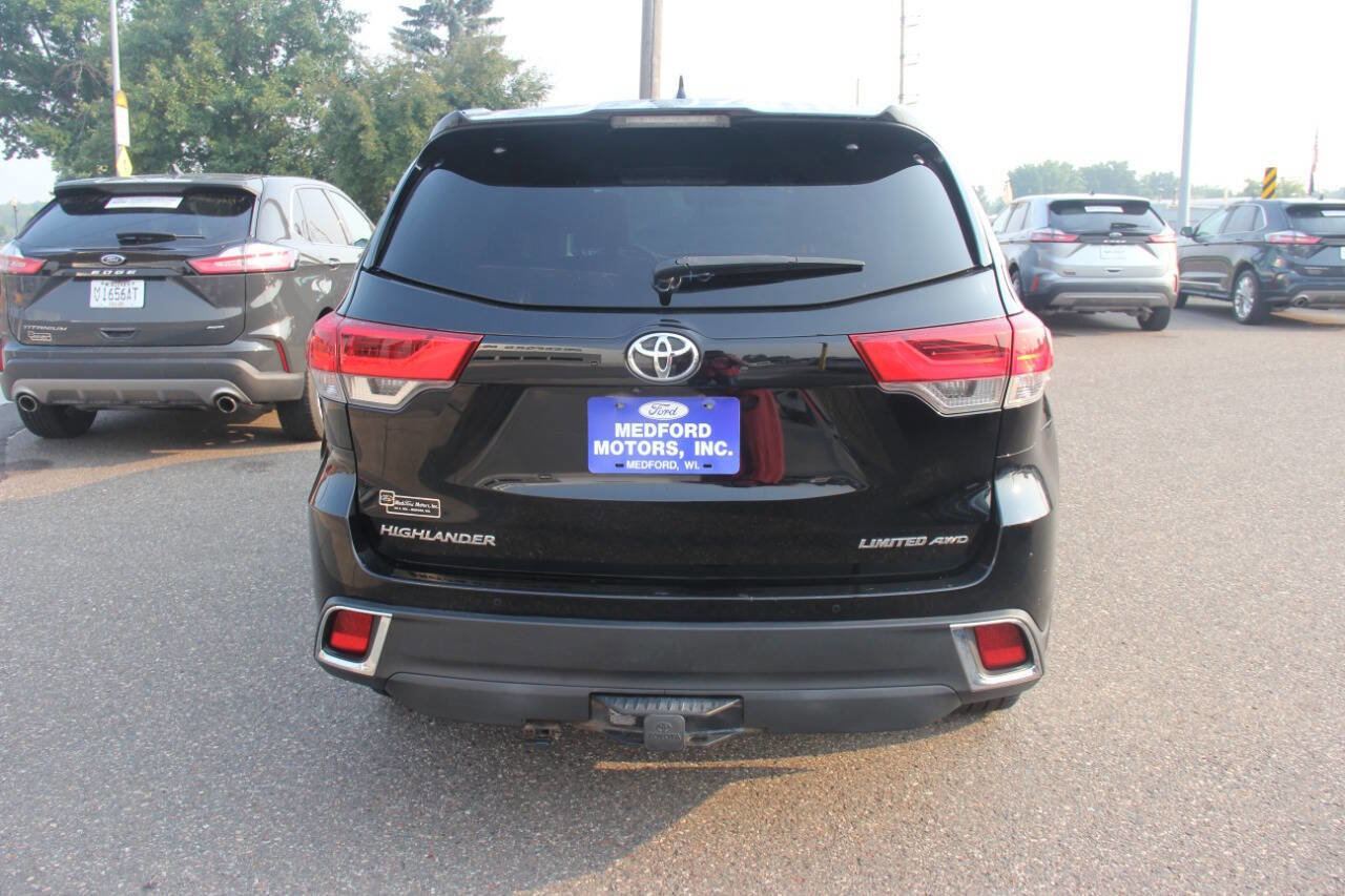 Used 2018 Toyota Highlander Limited AWD 4dr SUV image 5