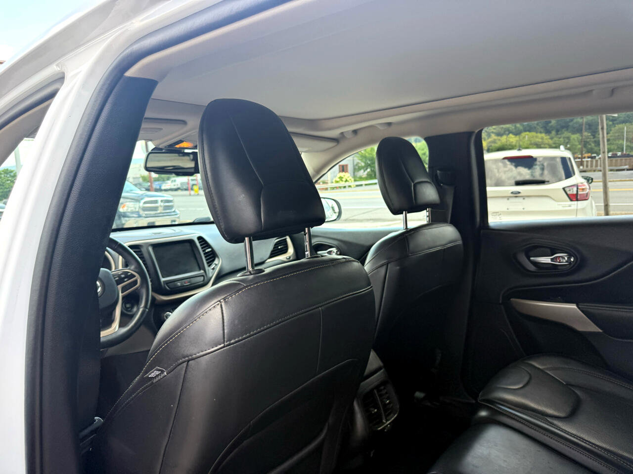 Used 2017 Jeep Cherokee High Altitude w/ Luxury Group image 46