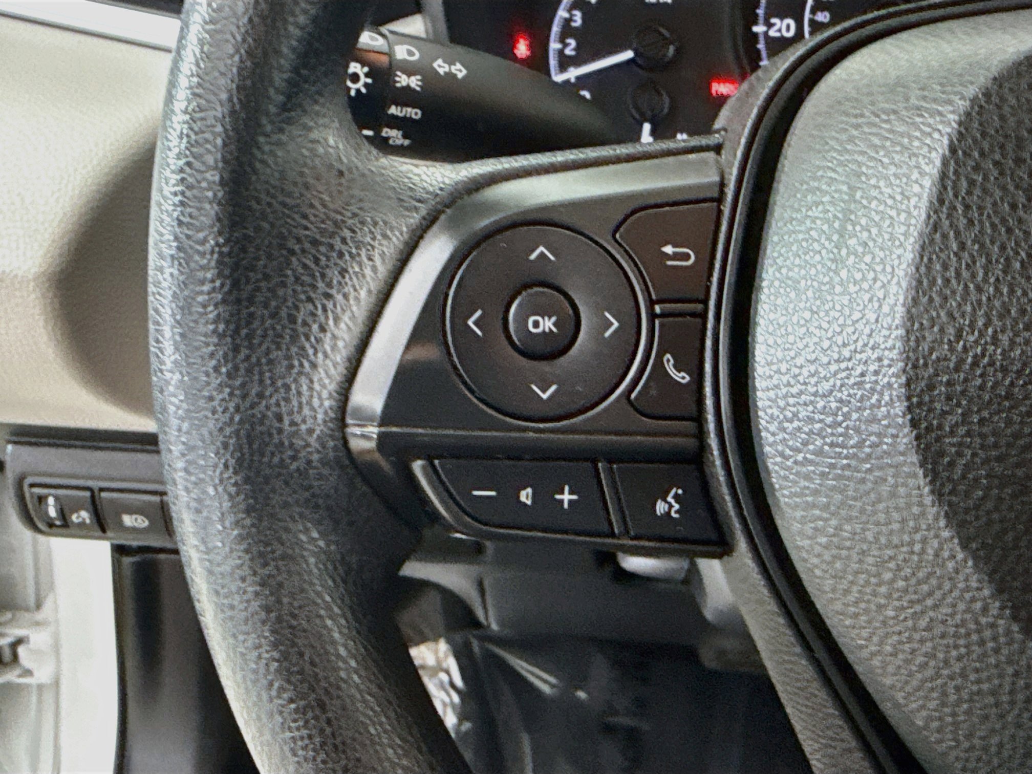 Used 2022 Toyota Corolla L FWD image 14