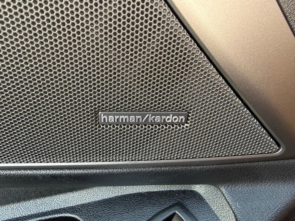 Used 2023 BMW 330i xDrive Sedan w/ Premium Package image 10