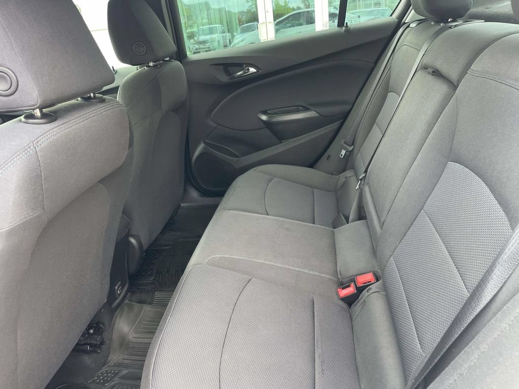 Used 2019 Chevrolet Cruze LT w/ Convenience Package FWD image 11