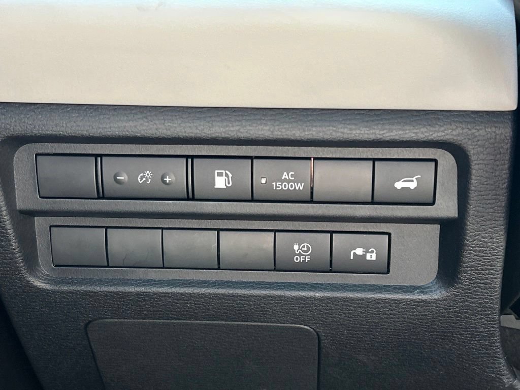 Used 2025 Mitsubishi Outlander 4WD Plug-In Hybrid image 25