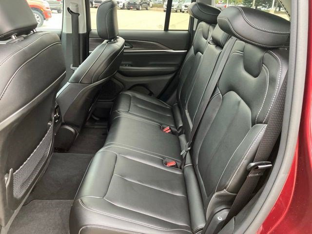 Certified 2023 Jeep Grand Cherokee Limited w/ Black Appearance Package AWD/4WD image 25