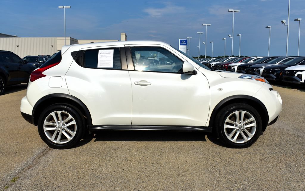Used 2014 Nissan Juke S FWD image 2