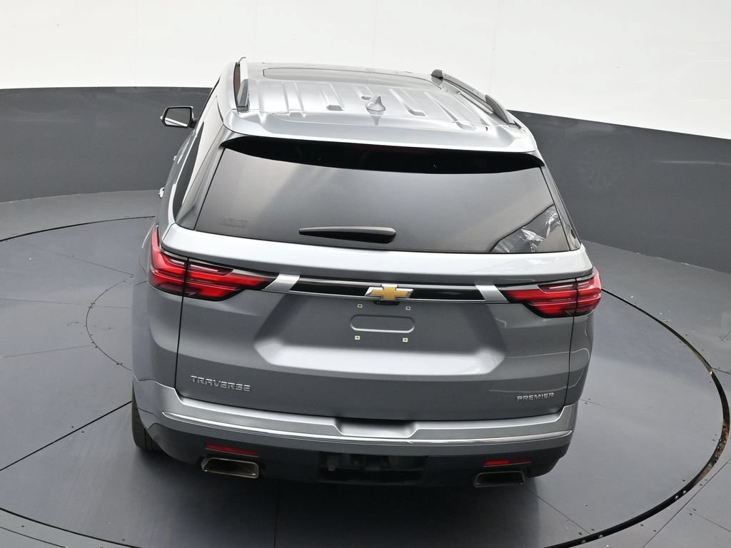 Used 2023 Chevrolet Traverse Premier FWD image 15