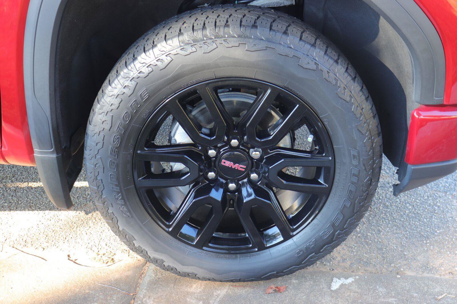 Used 2024 GMC Sierra 1500 Elevation w/ Preferred Package AWD/4WD image 33