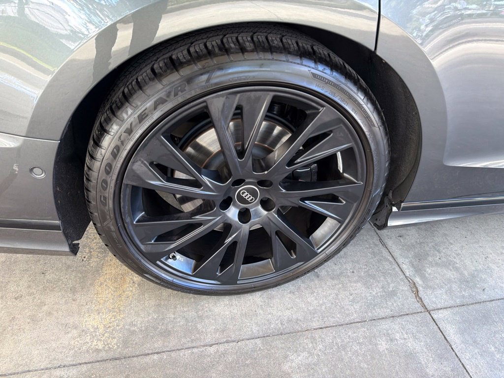 Used 2025 Audi S8 w/ Executive Package AWD/4WD image 25