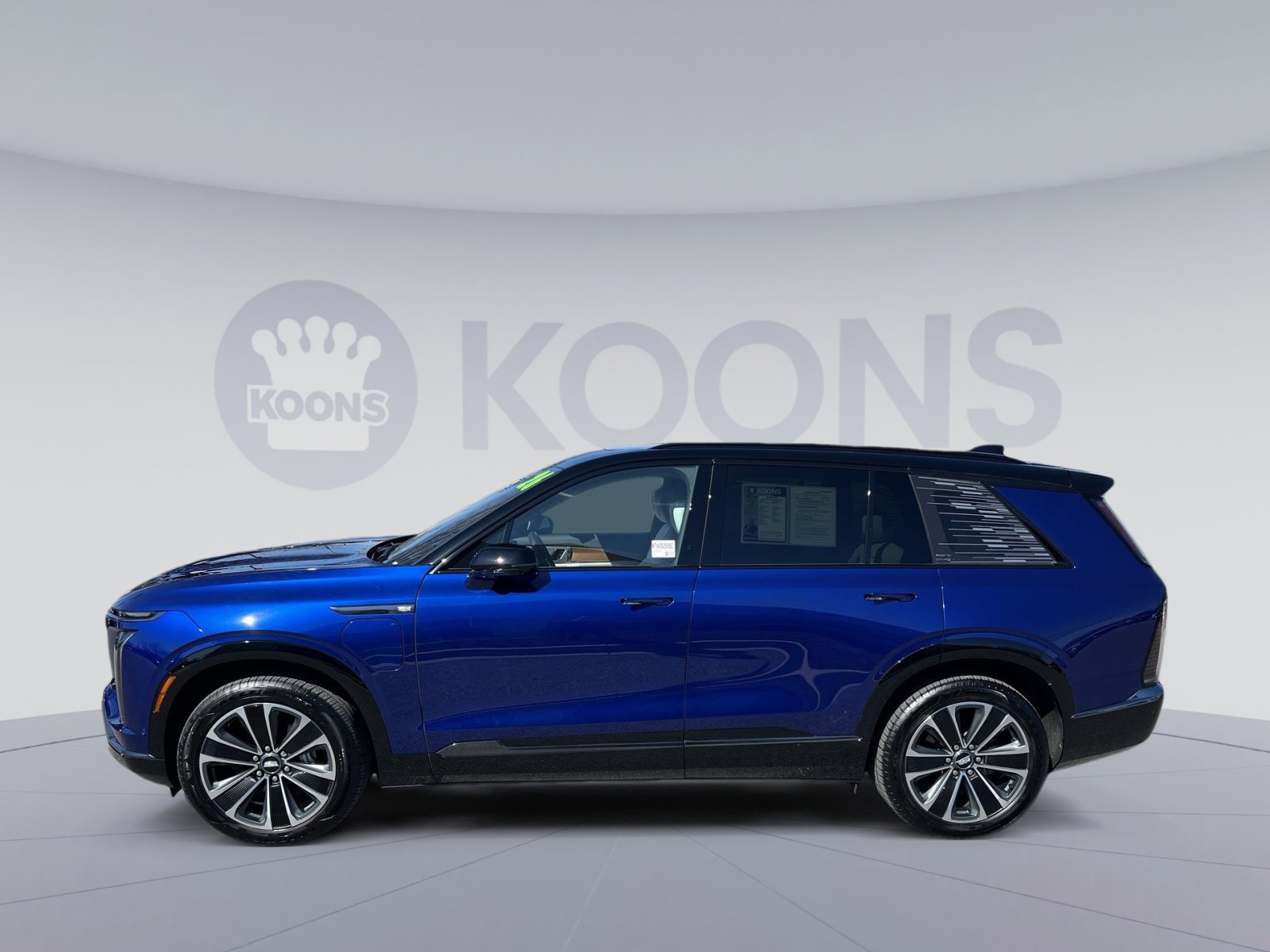 Used 2026 Cadillac Vistiq Sport image 2