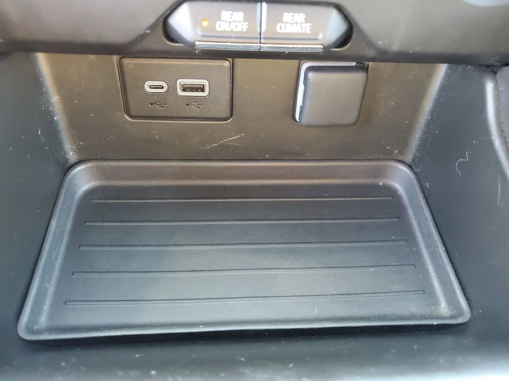 Used 2023 Chevrolet Suburban LS image 25