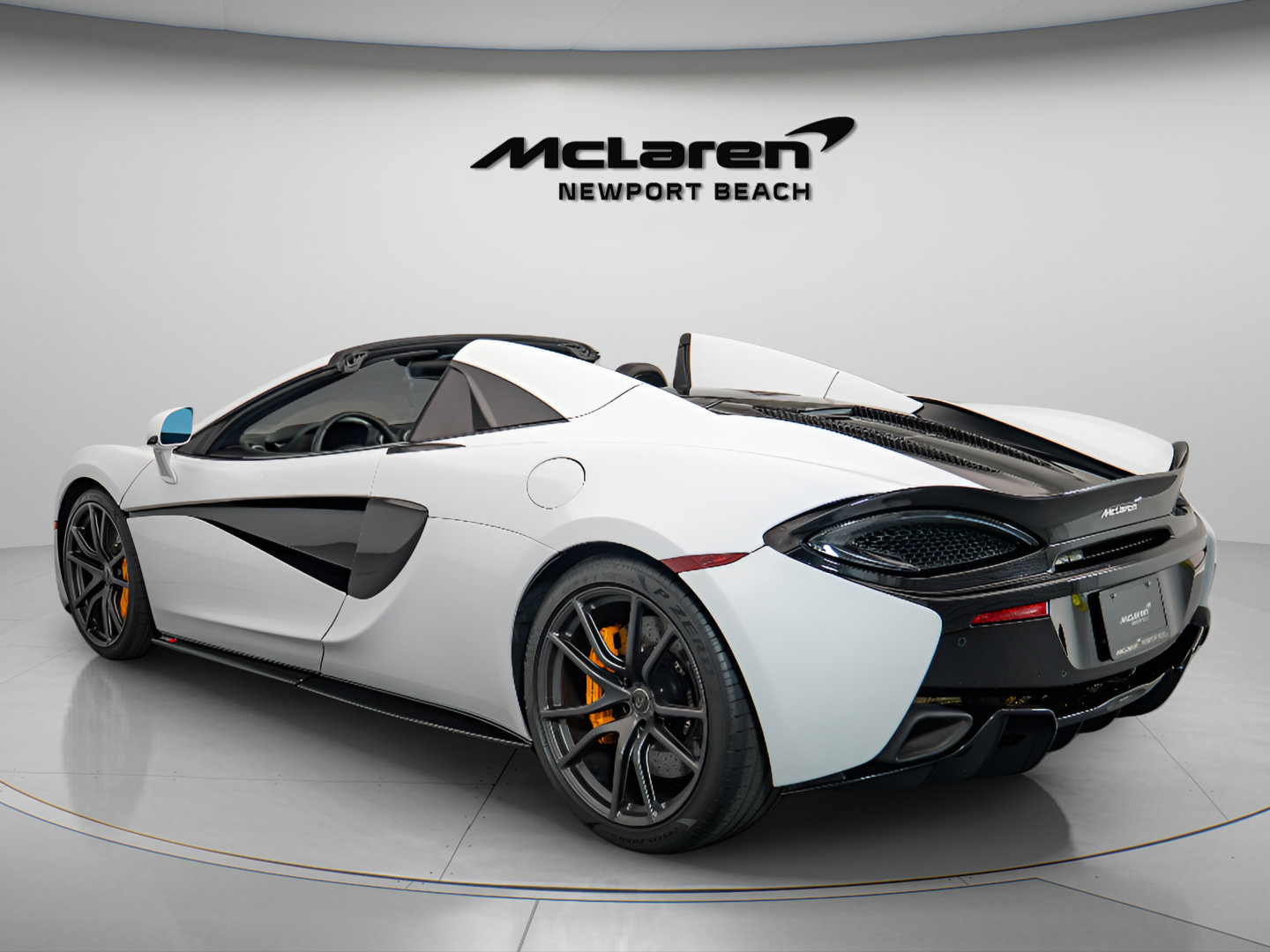 Used 2019 McLaren 570S Spider RWD image 5