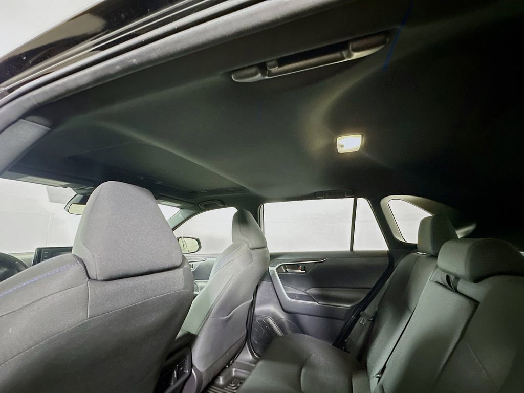 Used 2022 Toyota RAV4 SE w/ Convenience Package image 35