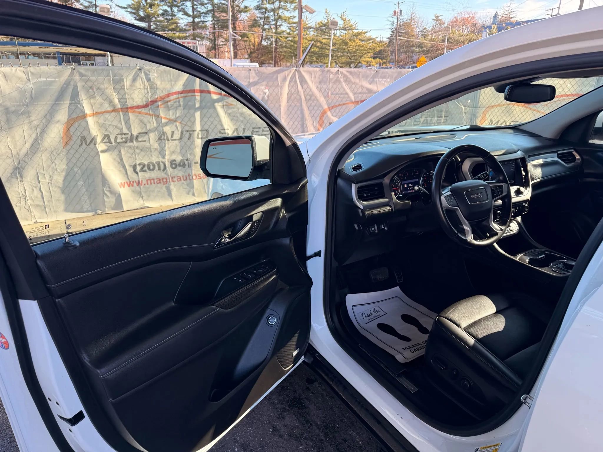 Used 2022 GMC Acadia SLT w/ LPO, Floor Liner Package image 62