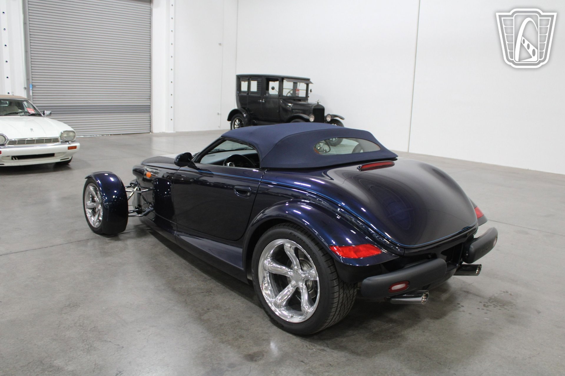 Used 2001 Chrysler Prowler image 25