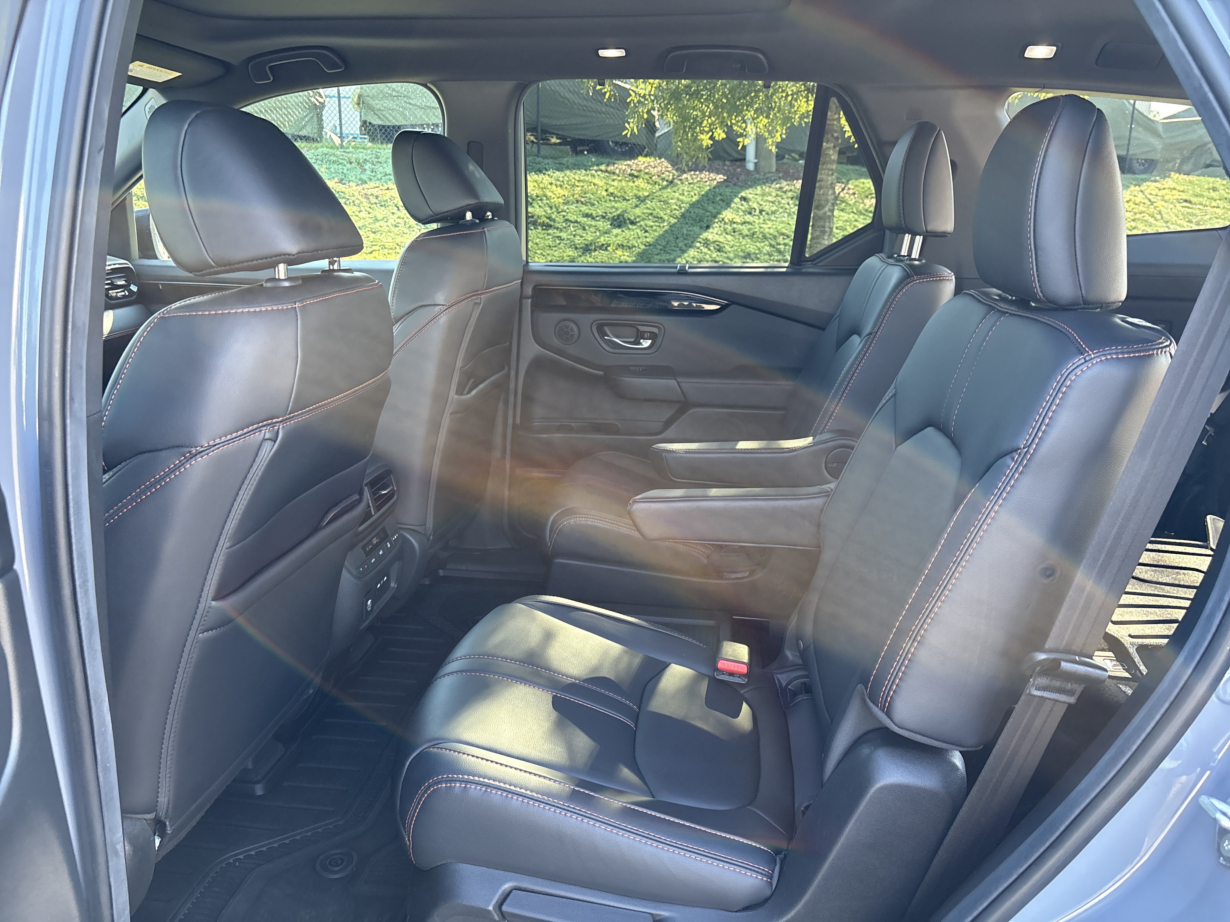 Used 2025 Honda Pilot TrailSport image 34