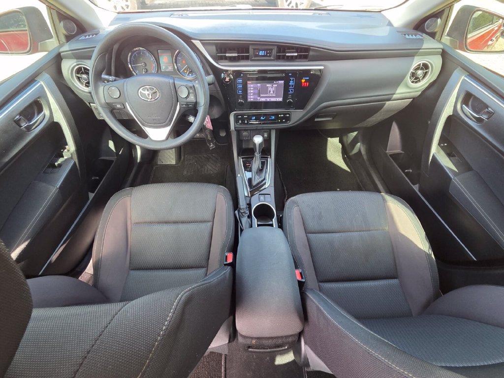 Certified 2018 Toyota Corolla LE FWD image 4