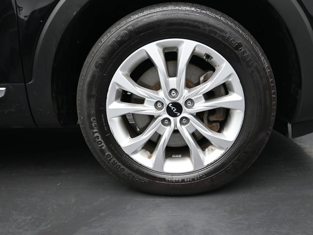 Used 2022 Kia Telluride LX image 10