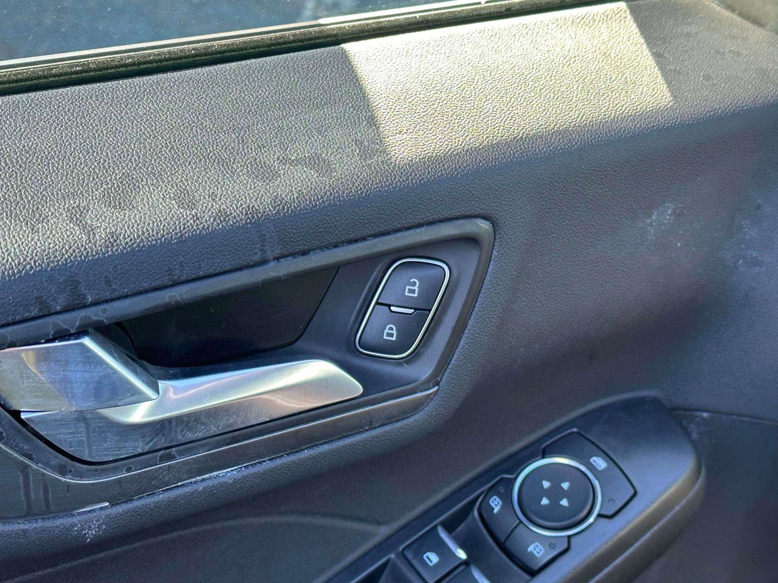 Used 2024 Ford Escape SE image 17