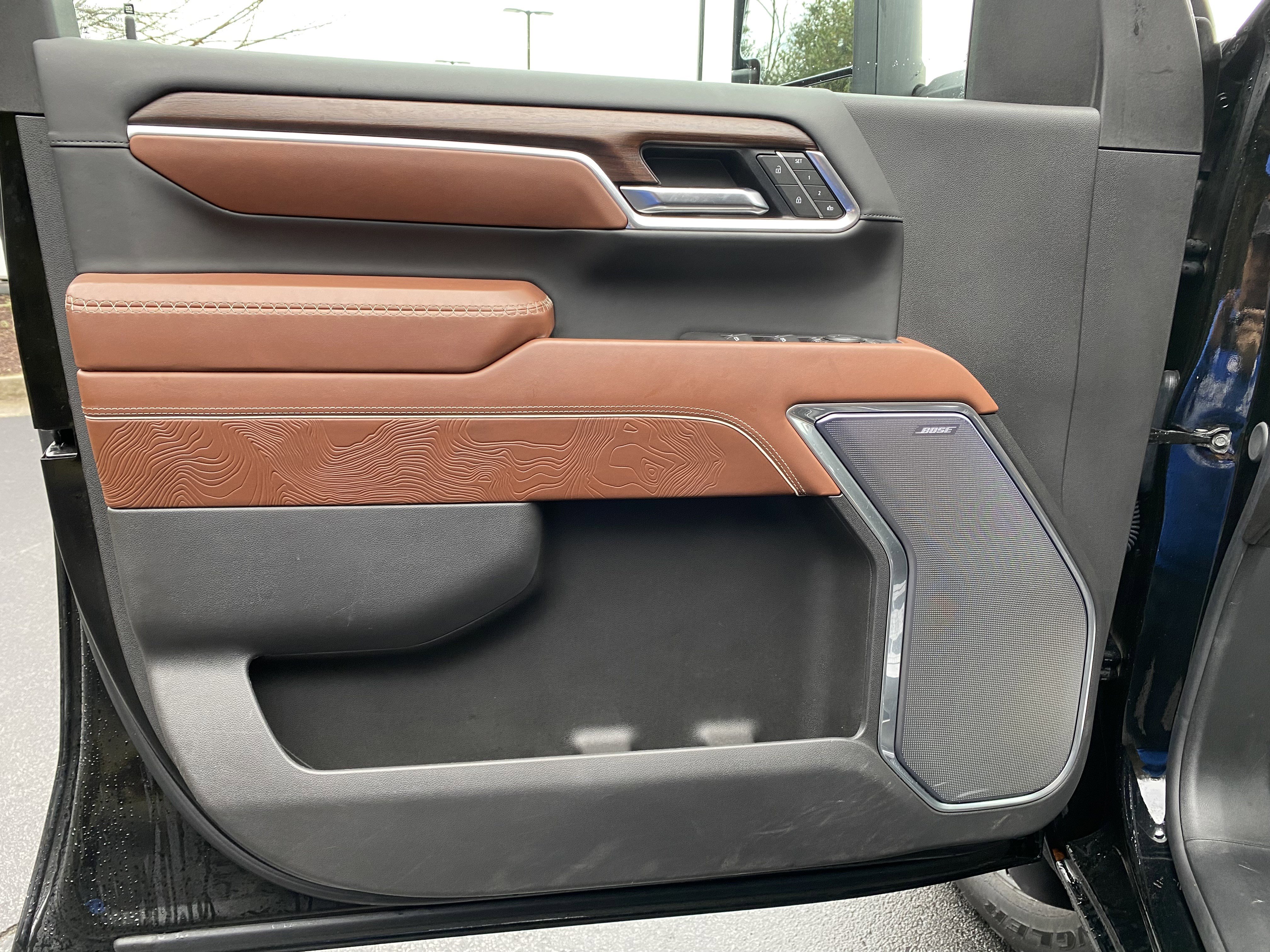 Used 2025 GMC Sierra 2500 Denali Ultimate w/ Snow Plow Prep/Camper Package image 16