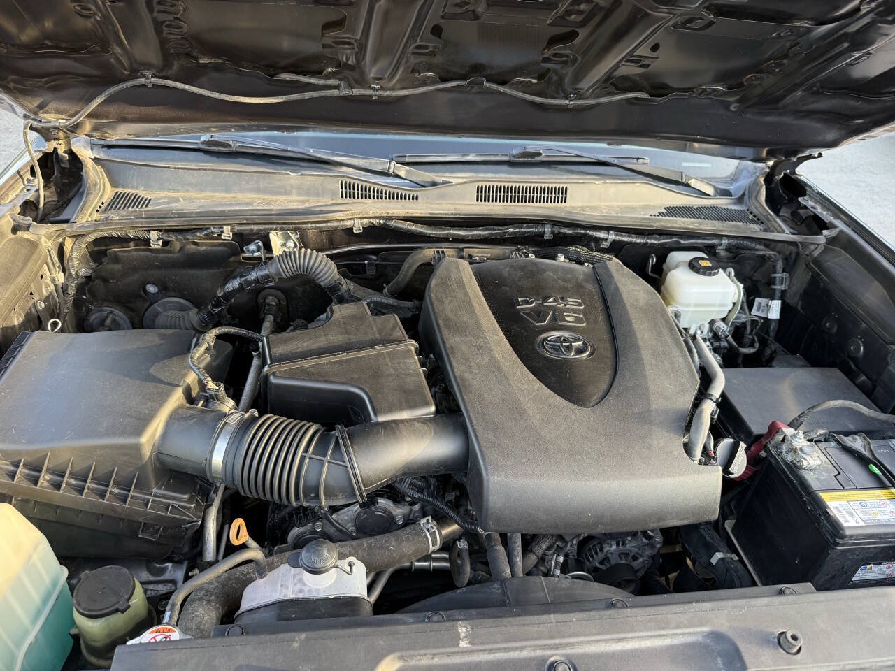 Used 2020 Toyota Tacoma TRD Off-Road AWD/4WD image 34