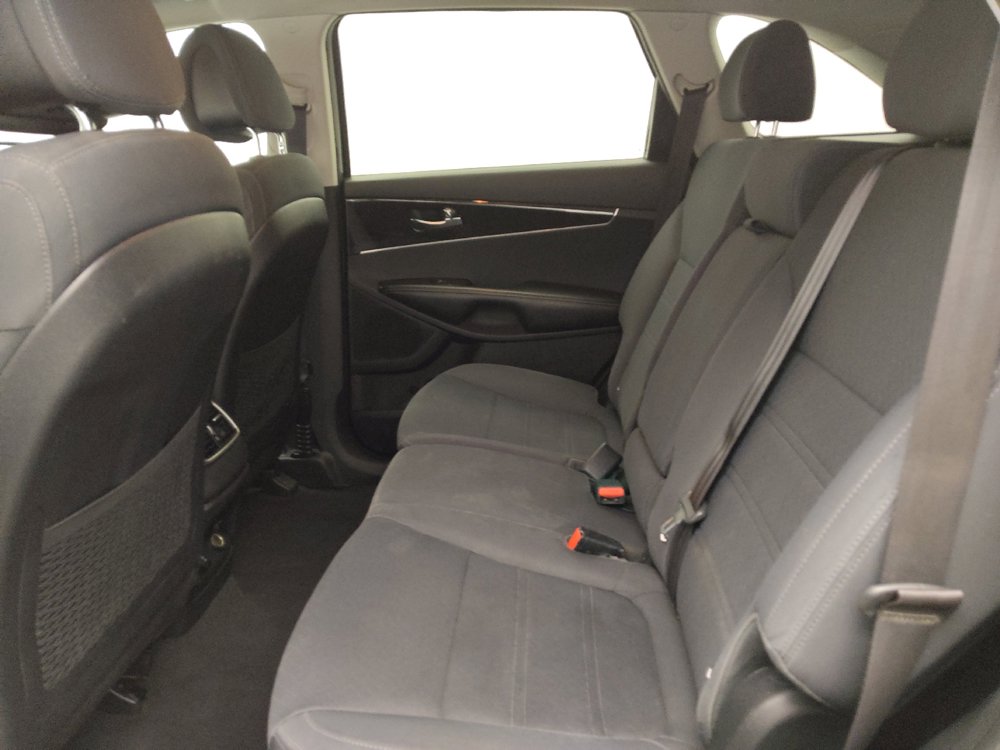 Used 2016 Kia Sorento FWD image 18