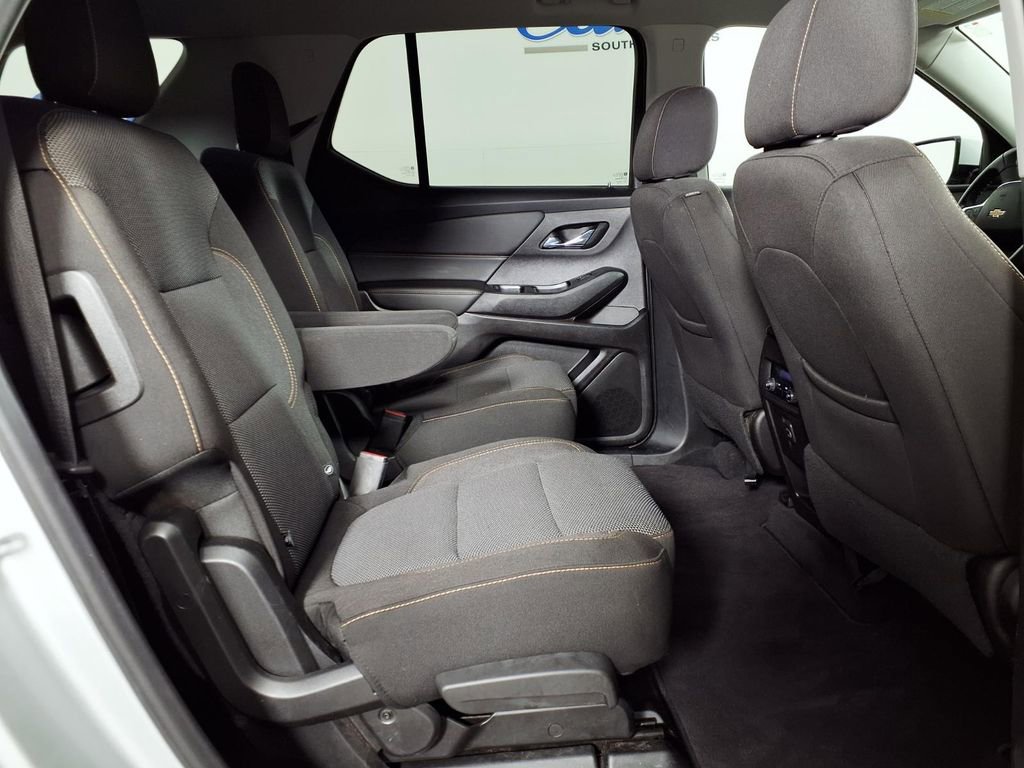 Used 2018 Chevrolet Traverse LT FWD image 11