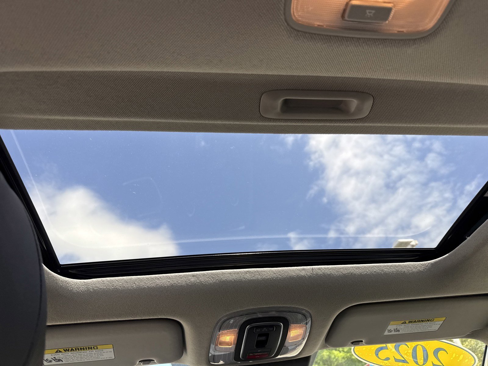 Certified 2025 Hyundai Elantra Limited image 16