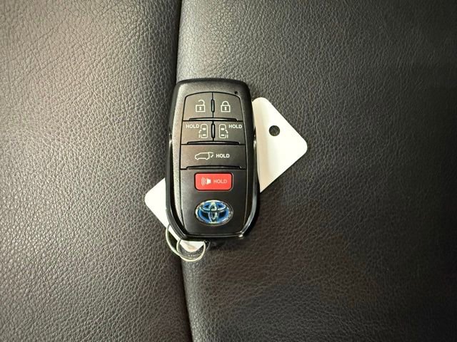 Used 2024 Toyota Sienna XSE w/ XSE Plus Package image 27