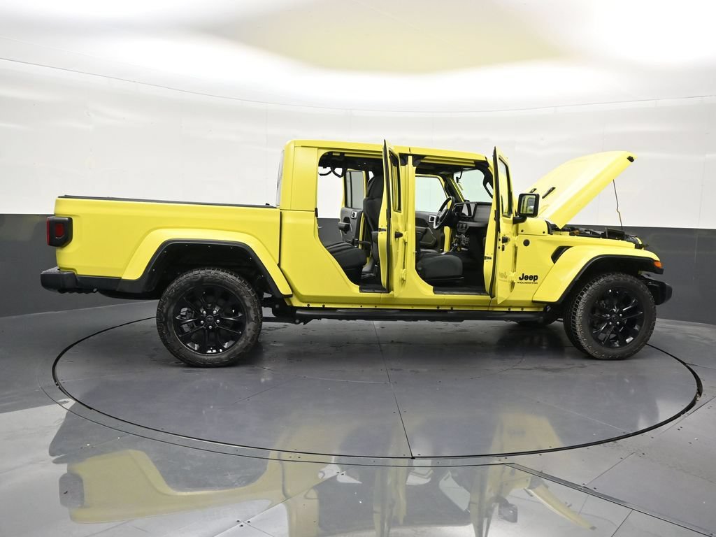 Used 2024 Jeep Gladiator Sport AWD/4WD image 32