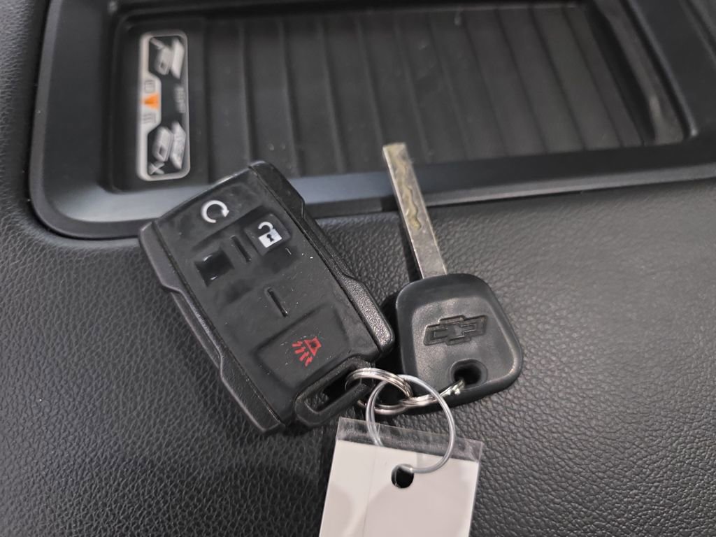 Used 2018 Chevrolet Silverado 1500 LT w/ All Star Edition AWD/4WD image 38