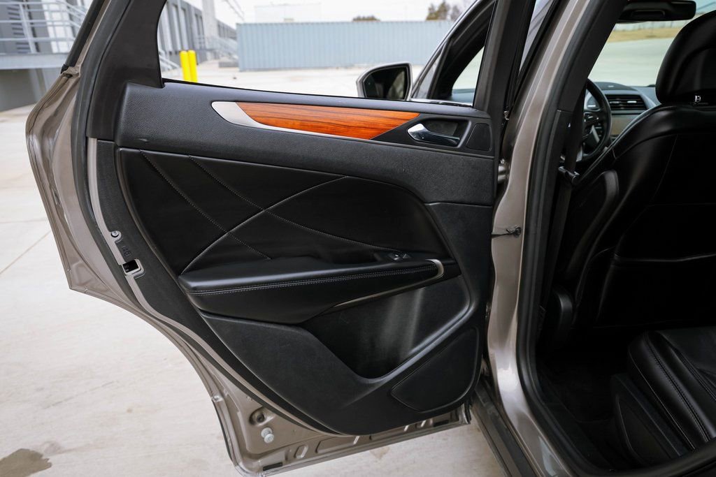 Used 2017 Lincoln MKC Reserve image 29