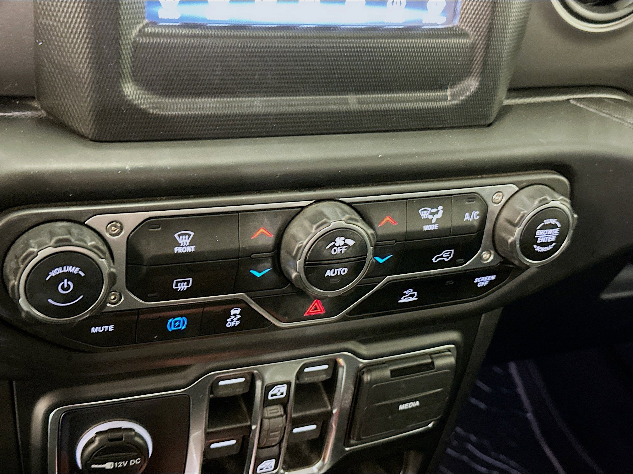 Used 2023 Jeep Wrangler Unlimited image 24