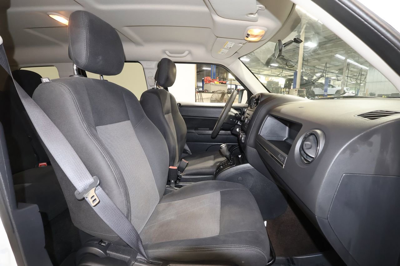 Used 2015 Jeep Patriot Sport w/ Power Value Group FWD image 17