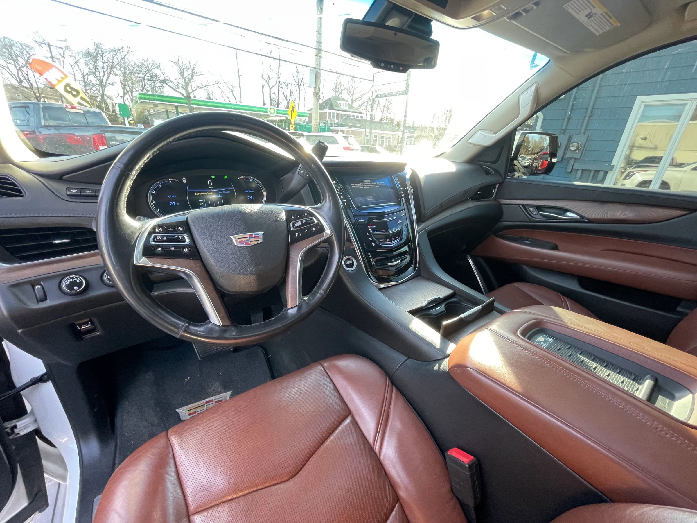 Used 2016 Cadillac Escalade Premium image 4