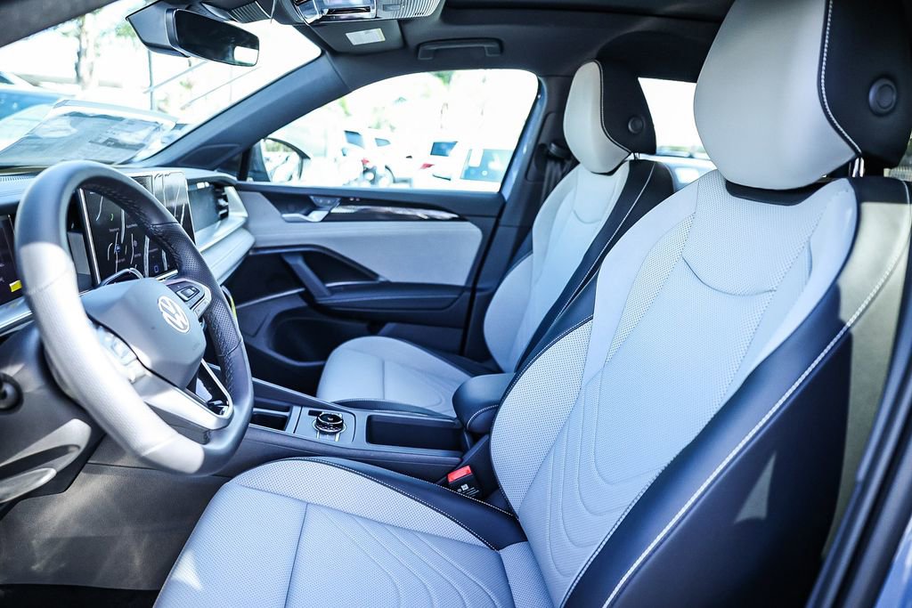 New 2026 Volkswagen Tiguan SE R-Line image 30