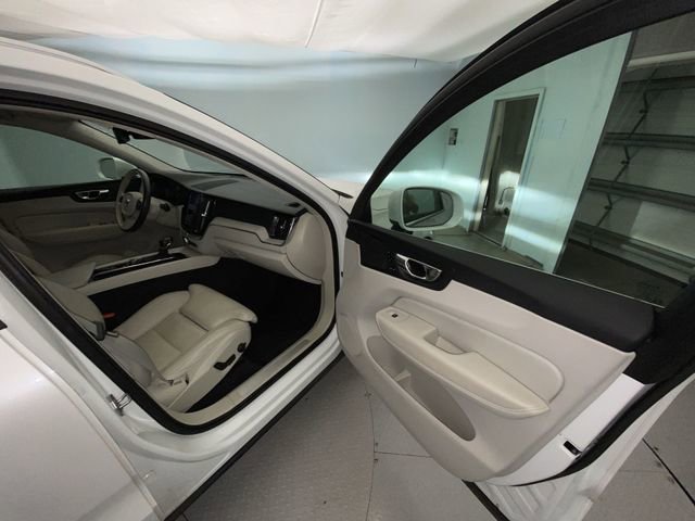 Used 2021 Volvo XC60 T5 Inscription w/ Advanced Package image 25