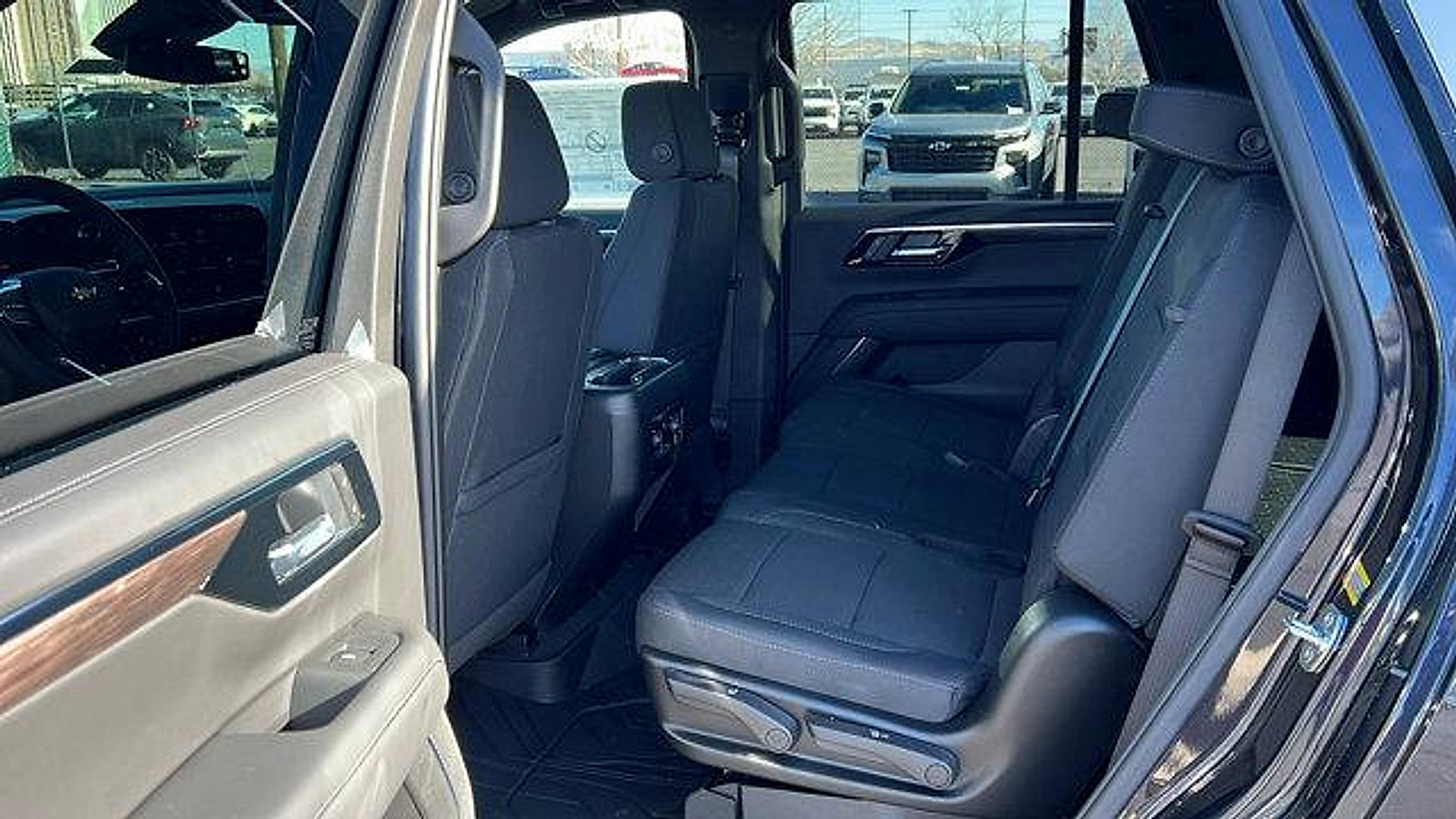 New 2026 Chevrolet Tahoe LS w/ LPO, Get Active Package image 13