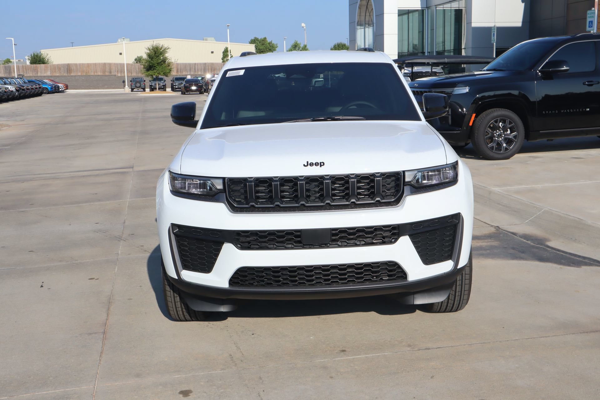 New 2026 Jeep Grand Cherokee L 4WD image 10