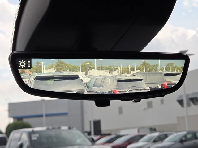 Used 2025 Chevrolet Silverado 2500 ZR2 w/ Technology Package AWD/4WD image 36