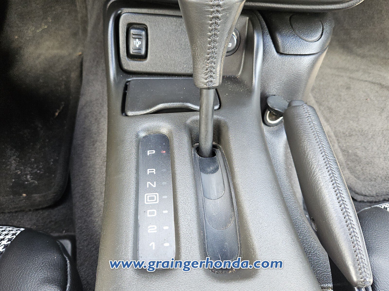 Used 2000 Chevrolet Camaro Z28 w/ SS Performance/Appearance Pkg RWD image 18