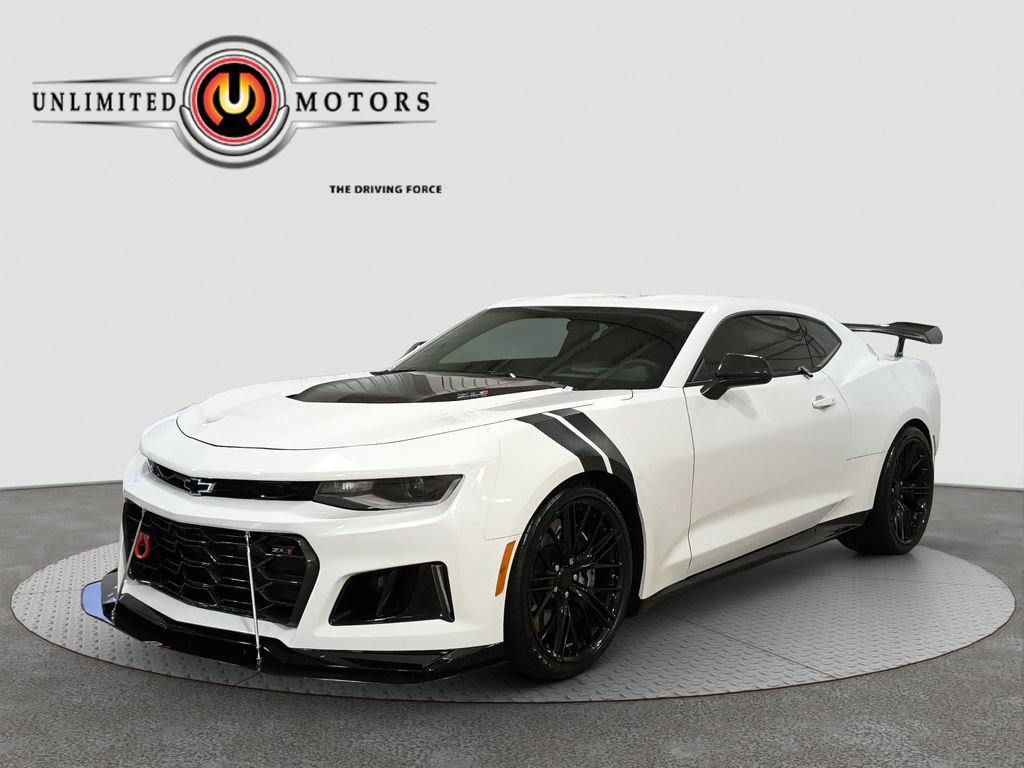Used 2017 Chevrolet Camaro ZL1 RWD image 4
