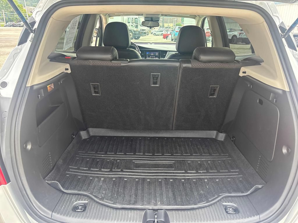 Used 2021 Buick Encore Preferred AWD/4WD image 22