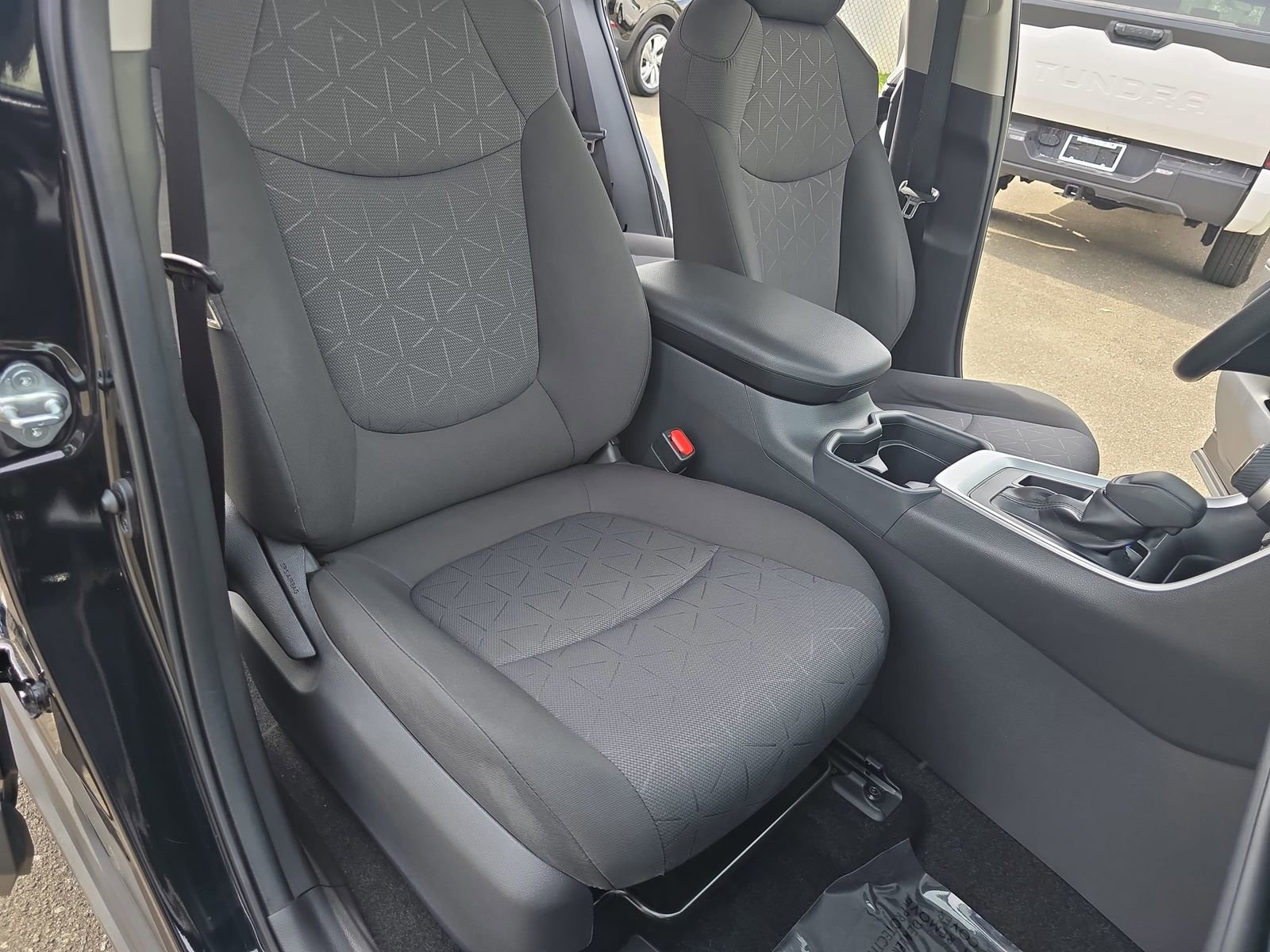 Used 2019 Toyota RAV4 XLE FWD image 14