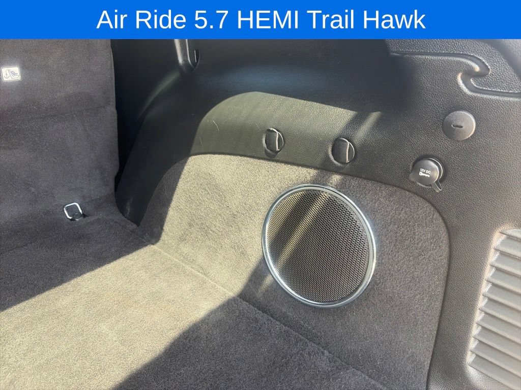 Used 2021 Jeep Grand Cherokee Trailhawk w/ Premium Lighting Group AWD/4WD image 14