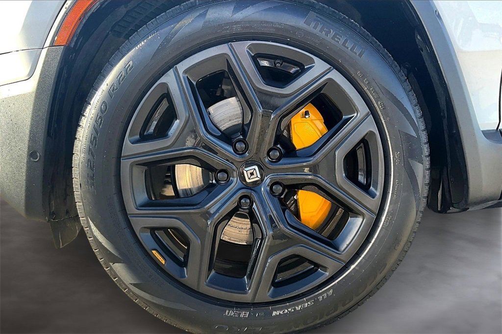 Used 2024 Rivian R1S Adventure image 8