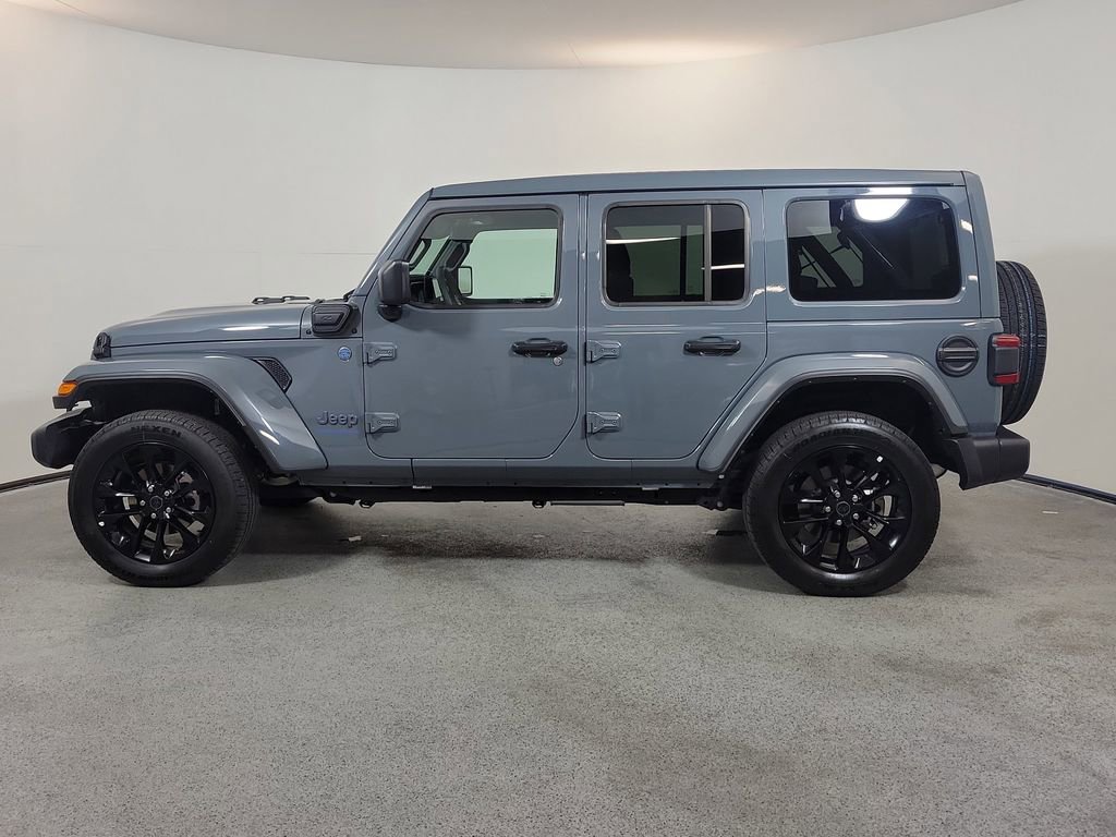 Used 2025 Jeep Wrangler Unlimited Sahara w/ Safety Group AWD/4WD image 4