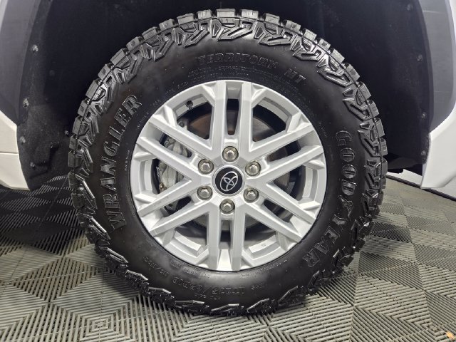 Used 2022 Toyota Tundra SR5 RWD image 11