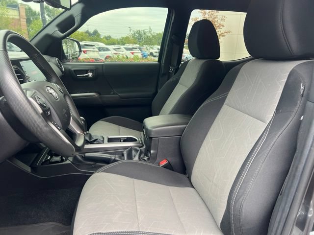Used 2022 Toyota Tacoma TRD Off-Road AWD/4WD image 18