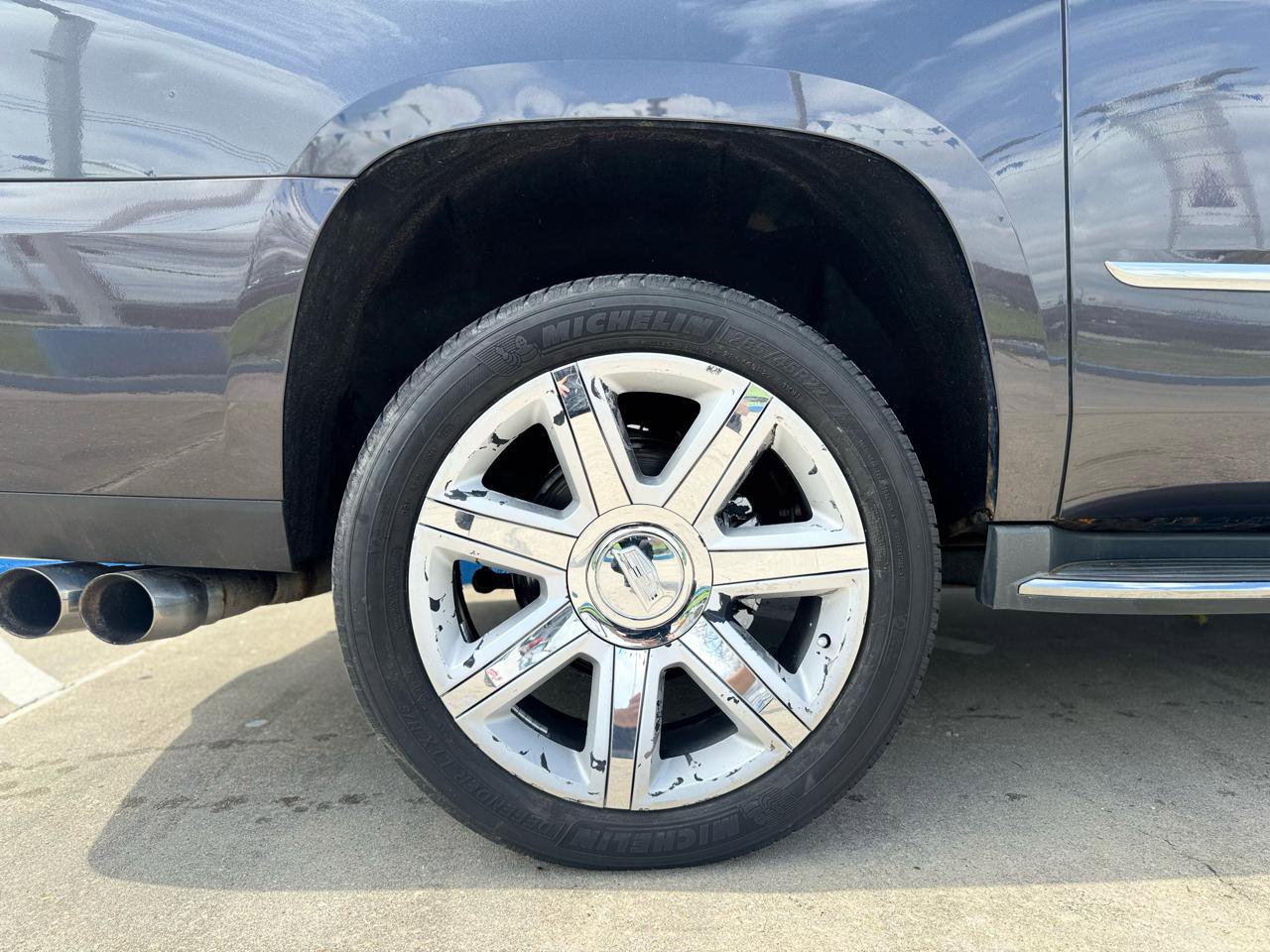 Used 2016 Cadillac Escalade ESV Luxury AWD/4WD image 18